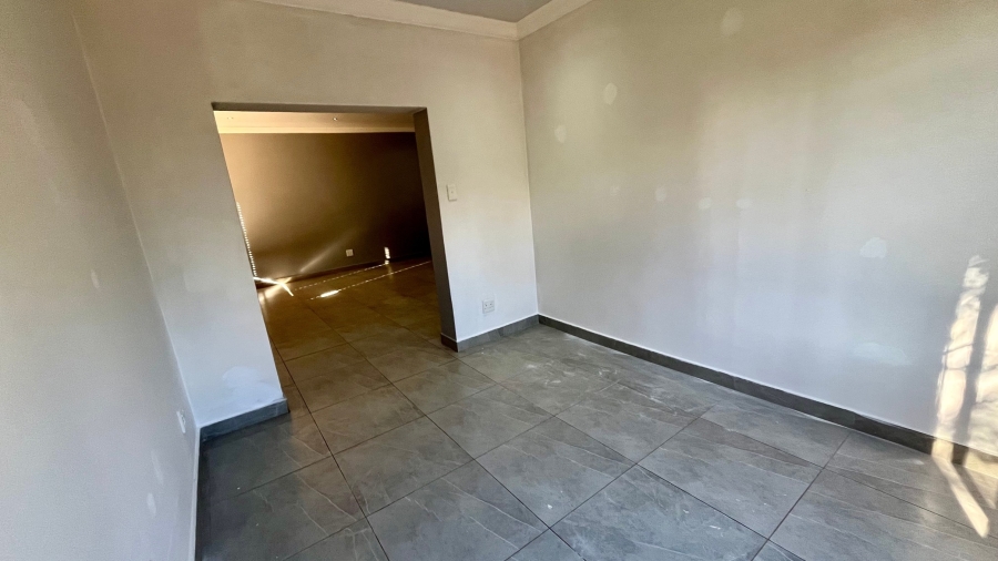 3 Bedroom Property for Sale in Flamwood North West